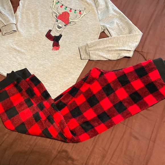 Boys Christmas Print Pajamas by Holiday #FamJams Brand.  EUC! - Picture 3 of 16